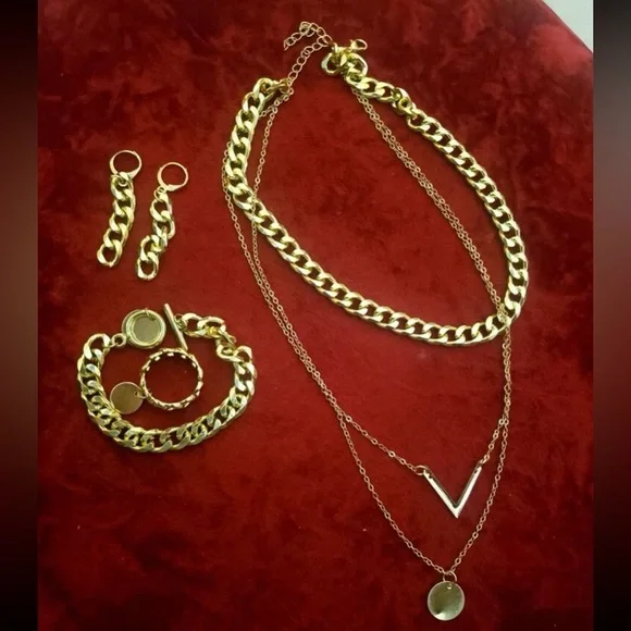 Gold Chunky 'Carrie' Chain Link Layering Set-Necklace, Earrings, Ring, B… - Picture 6 of 6